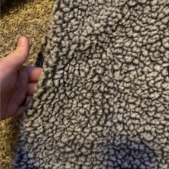 Miami Small Gray Sherpa Pullover - Picture 3 of 4